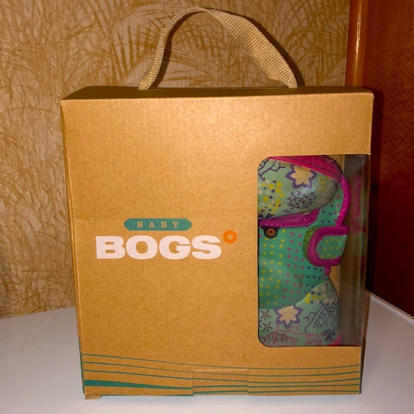 Bogs Boots - Picture 4 of 7